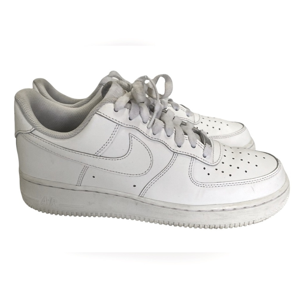 White Athletic Sneakers - Size Youth 6 Women’s 8